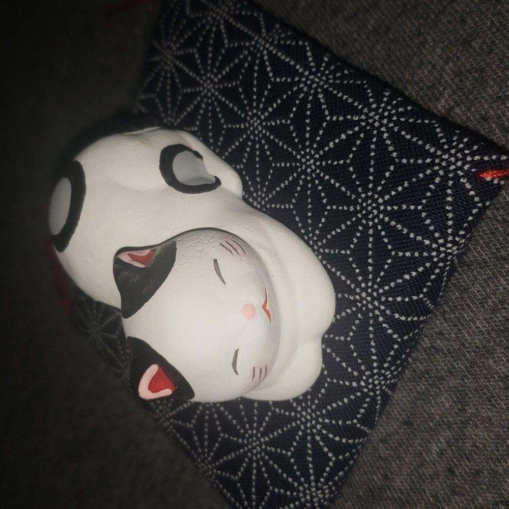 Adorable Sweet Ceramic White Black Kitty Resting on a Pretty Pillow New in Box